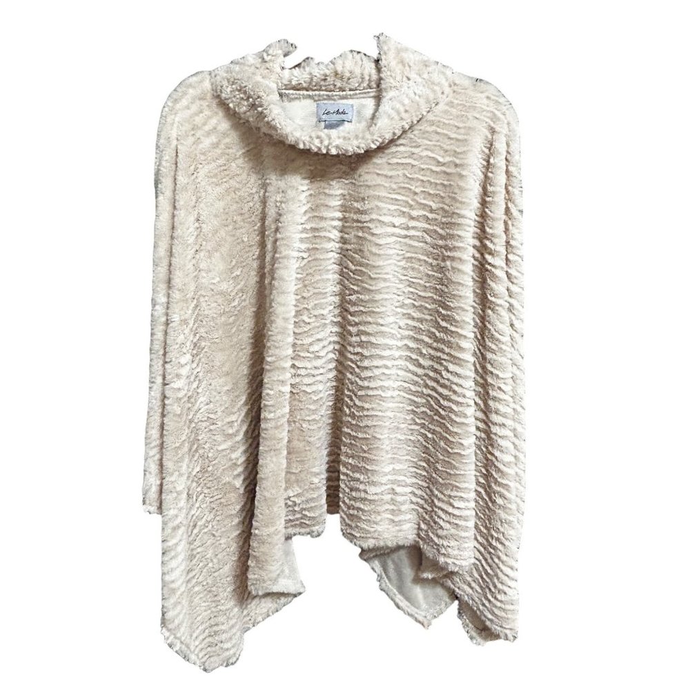 Le Moda beige faux Sherpa pull over poncho women’s size one size fits most 1418